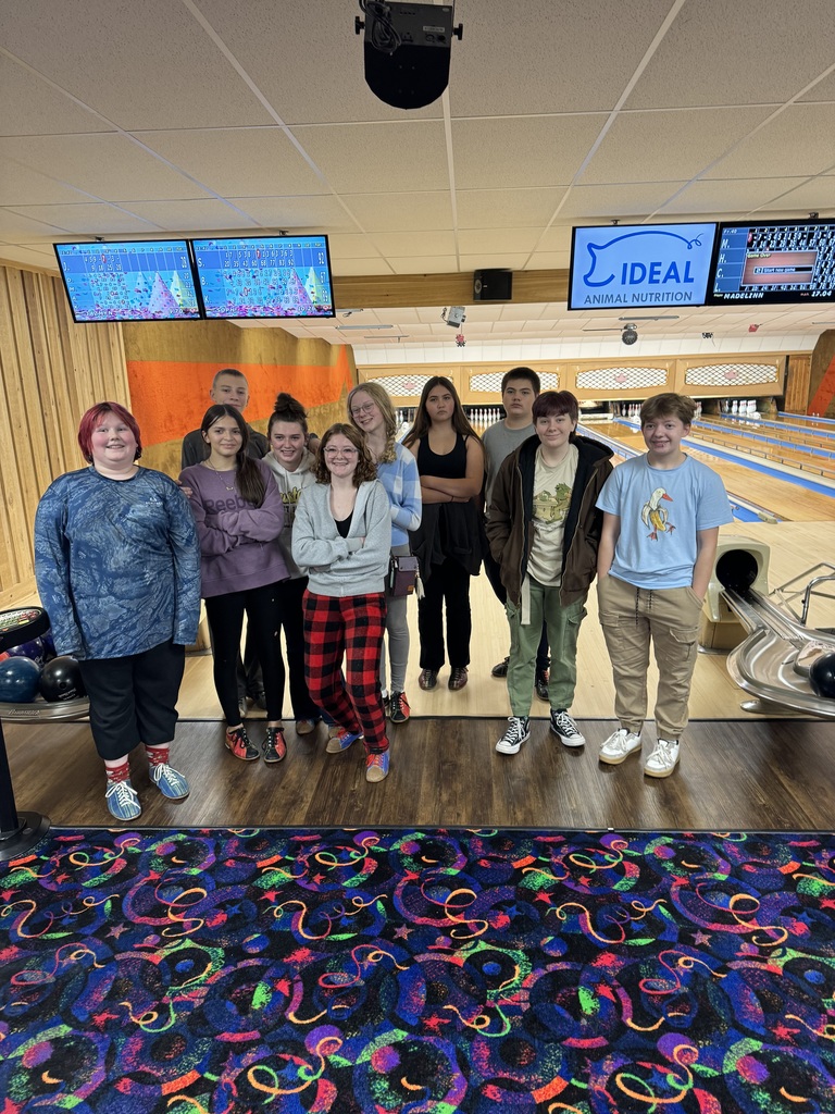 Tracy and Lakeview FCCLA Chapters got together this weekend for some chapter bonding at Tracy Lanes