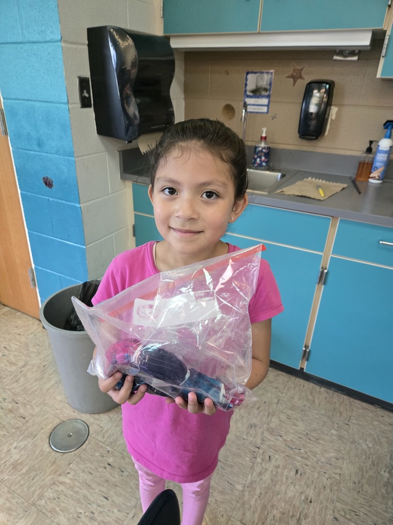 PFE Camper making a tie-dye tshirt