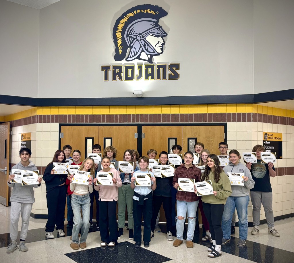 8th grade students with their P2 awards