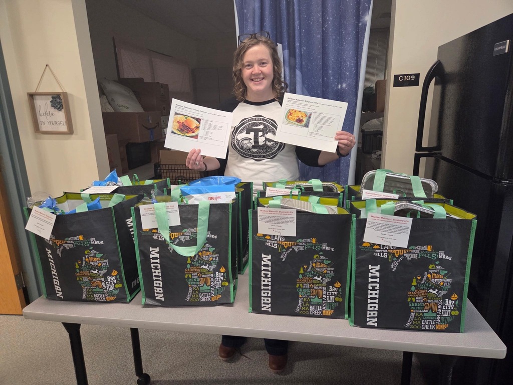 CHS Teacher with Meal Gift bags for students