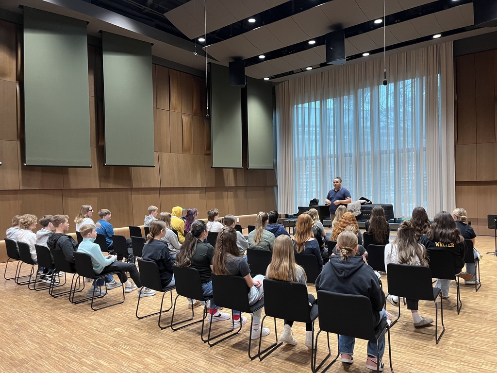 EMS Chamber Choir on their field trip.