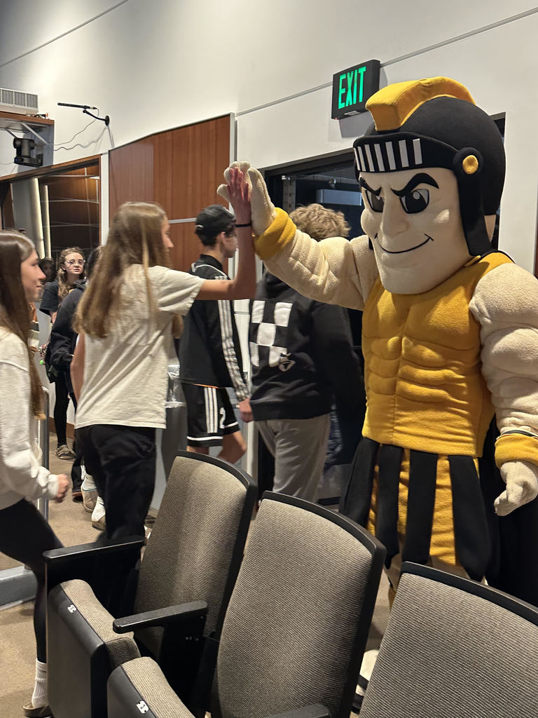 8th grade students at their Central High School tour.