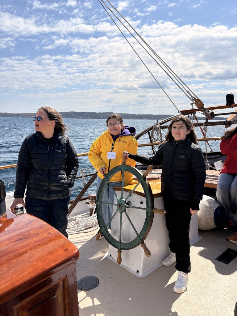 6th grade science class out on West Grand Traverse Bay with Inland Seas on the Schooner Alliance.