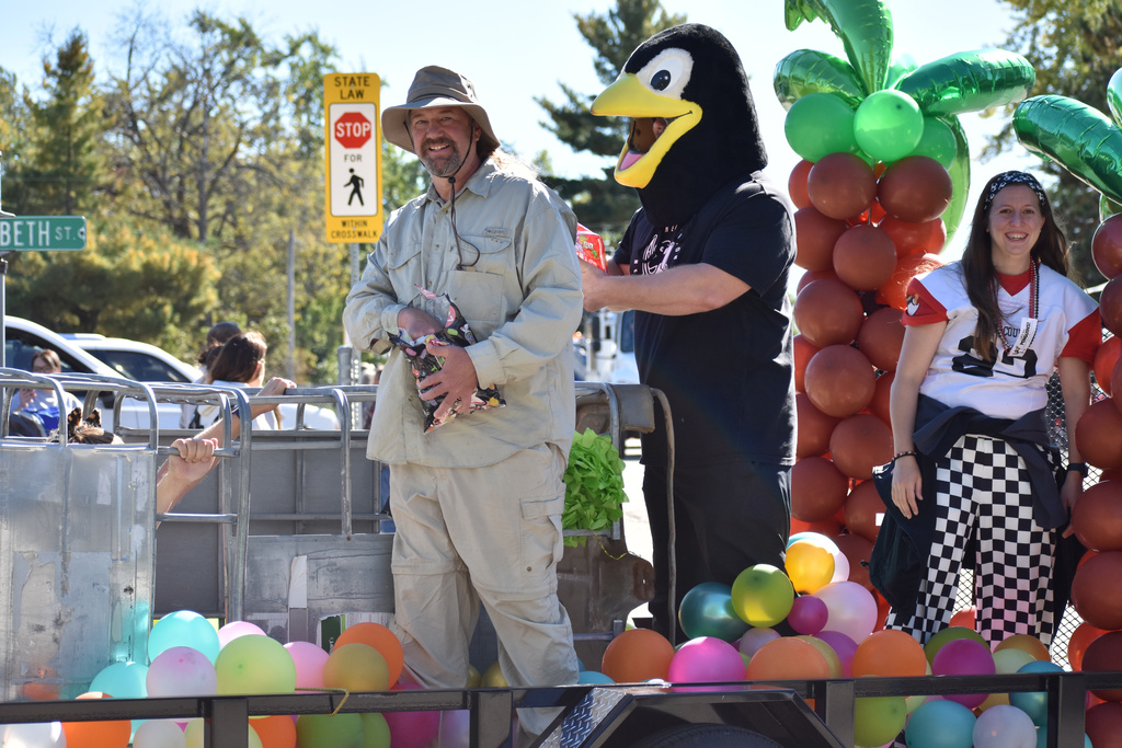 Staff Float