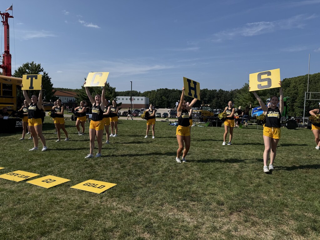 Cheerleaders at Viking Voyage
