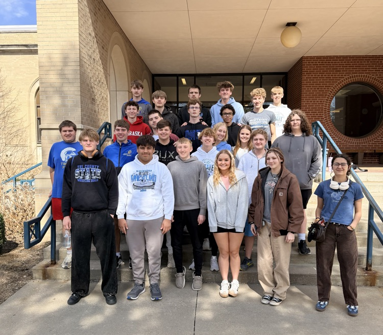 groups photo of junior class