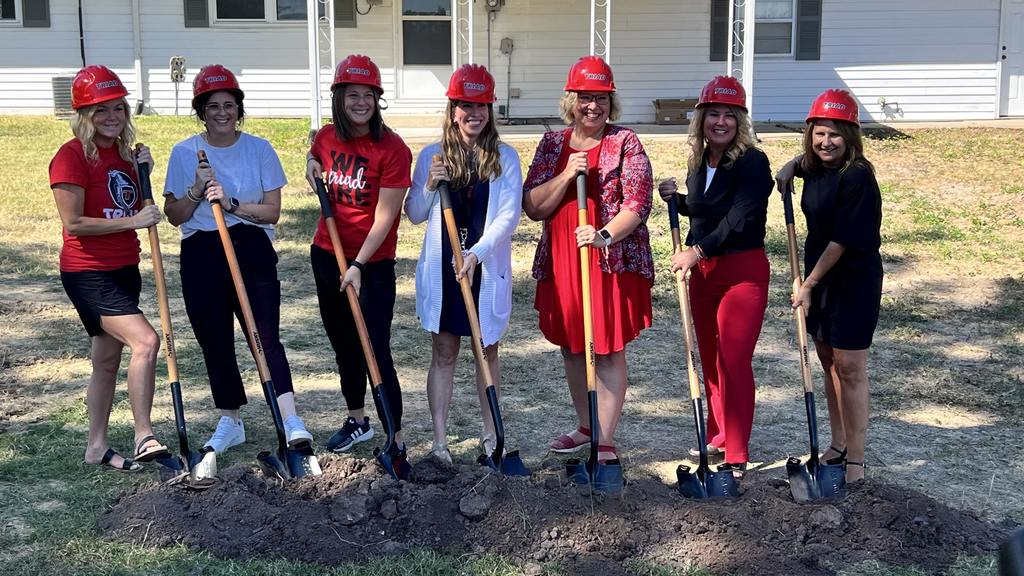 Groundbreaking 5