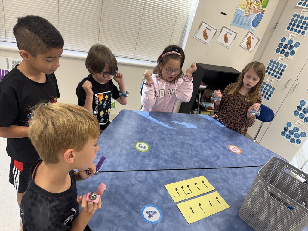Students arrange, read, and perform rhythms as they learn about rondo form.