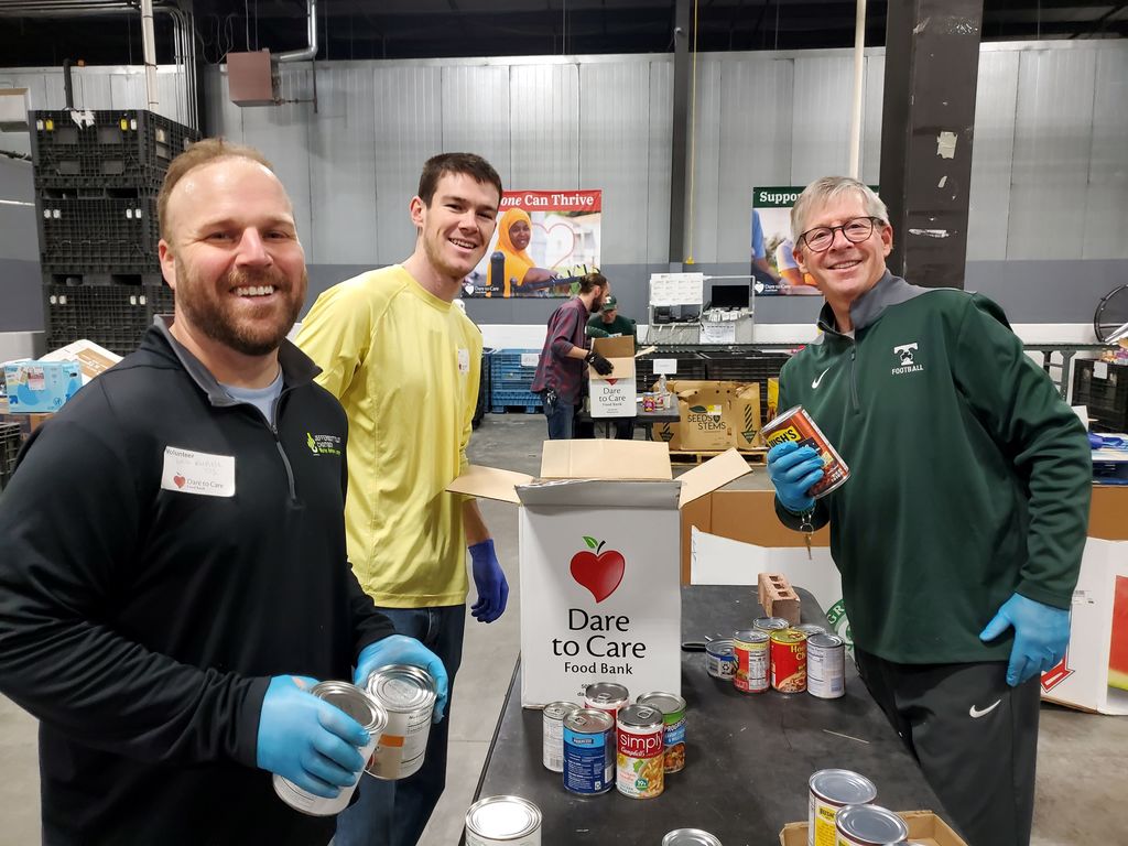 Alumni Class Agents Dare to Care