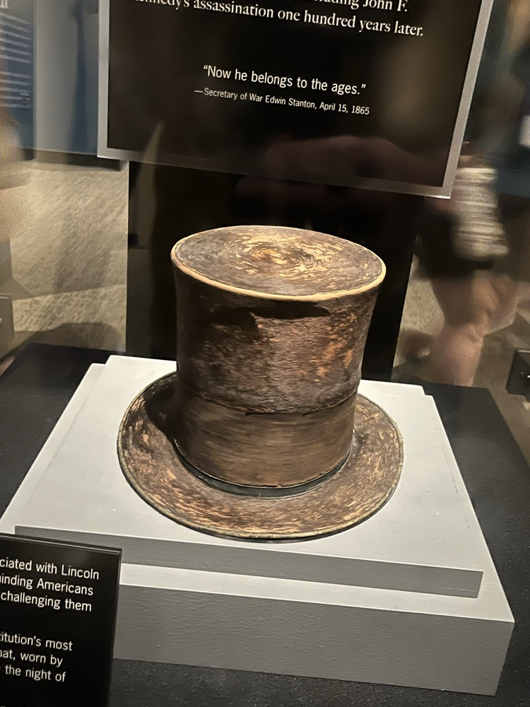 Lincoln’s hat the night he was assassinated 