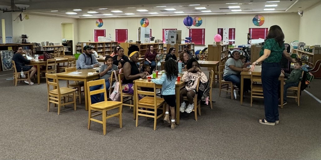 PreK Students Reading