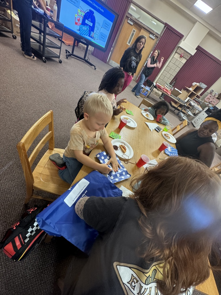 PreK Students Reading