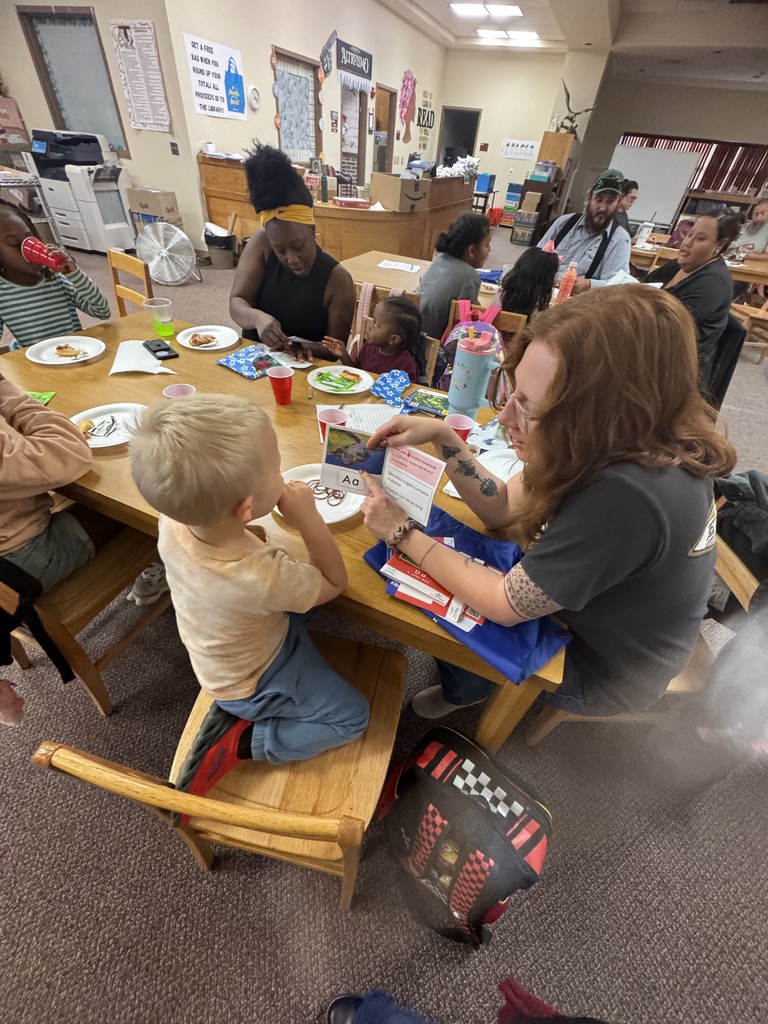 PreK Students Reading