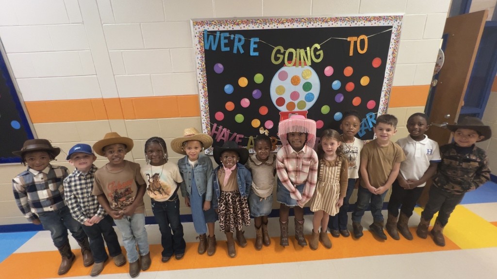 board, paint palette, students, cowboy hats