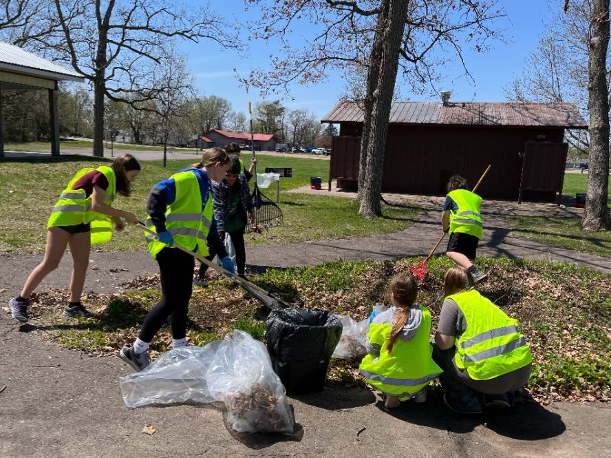 Turtle Lake Garden Club for Earth Day