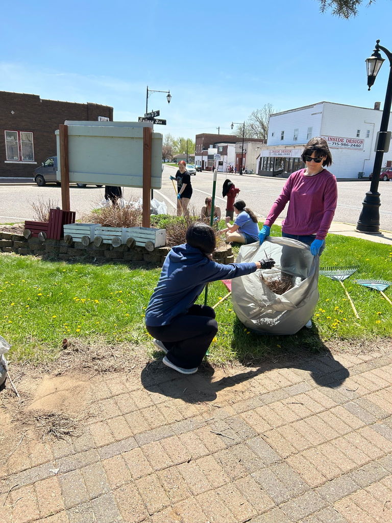 Turtle Lake Garden Club for Earth Day