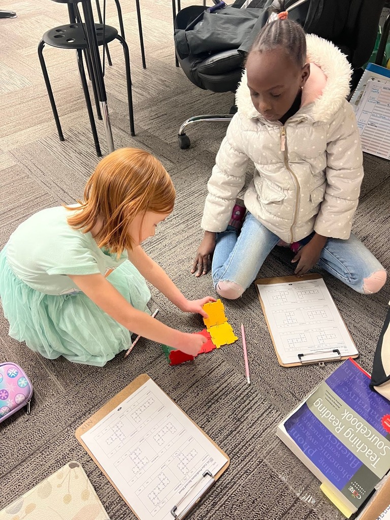 Lincoln Elementary Students creating 3D Shapes.