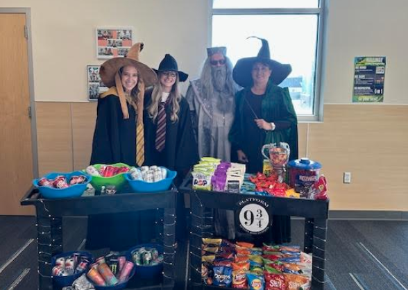 🧙♀️✨ A Magical Treat for Teacher Appreciation Week! Rock Creek’s amazing PTO brought a bit of Hogwarts magic to campus with a Harry Potter-themed trolley cart, filled with snacks and beverages generously donated by our wonderful parents! 🧁☕ The trolley made its way to every classroom, giving our hardworking teachers a much-deserved 15-minute break to relax and recharge. Just look at the joy on their faces—proof that a little kindness (and a touch of wizardry) goes a long way! 💫🍫 #TeacherAppreciationWeek #RockCreekMagic #ThankYouTeachers #PTOHeroes #WizardingWellness