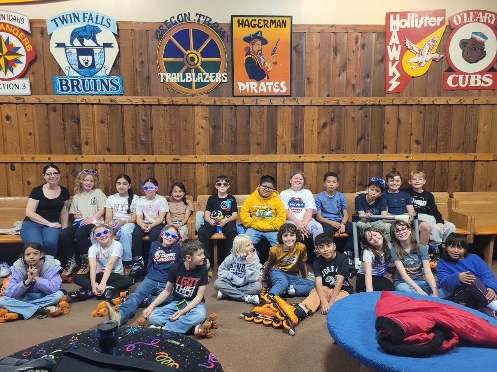 Bickel 4th and 5th graders at Skateland.