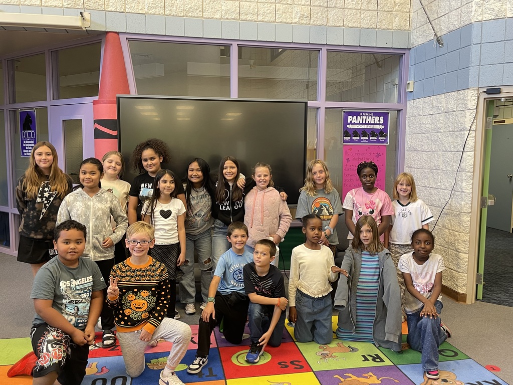 Student Council Students pose for a group picture.
