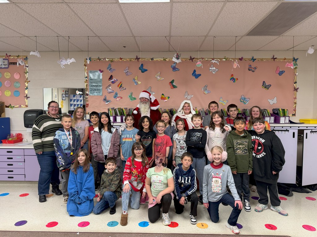 Fourth grade class with Santa