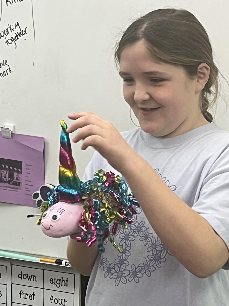 🥔📚 Learning Idaho style! Our students have been researching Idaho’s state symbols and had a spud-tacular time disguising potatoes! Each student decorated a potato, and the class guessed what type it was — russet, red, and more. We even discussed what foods are made from each kind, like McDonald’s fries from russet potatoes 🍟 Hands-on learning makes it stick!