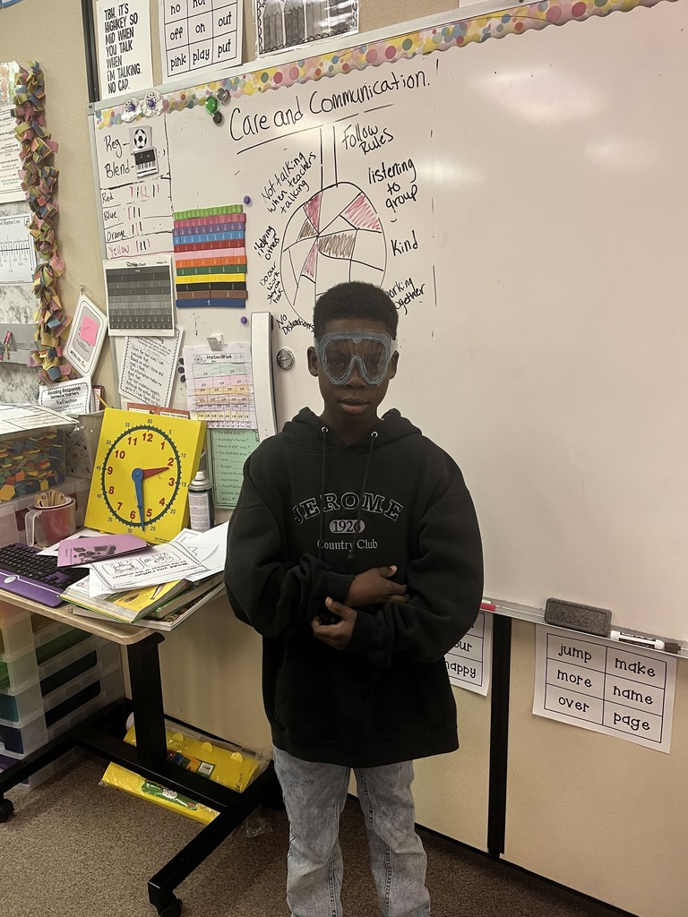 Students reading like scientists.