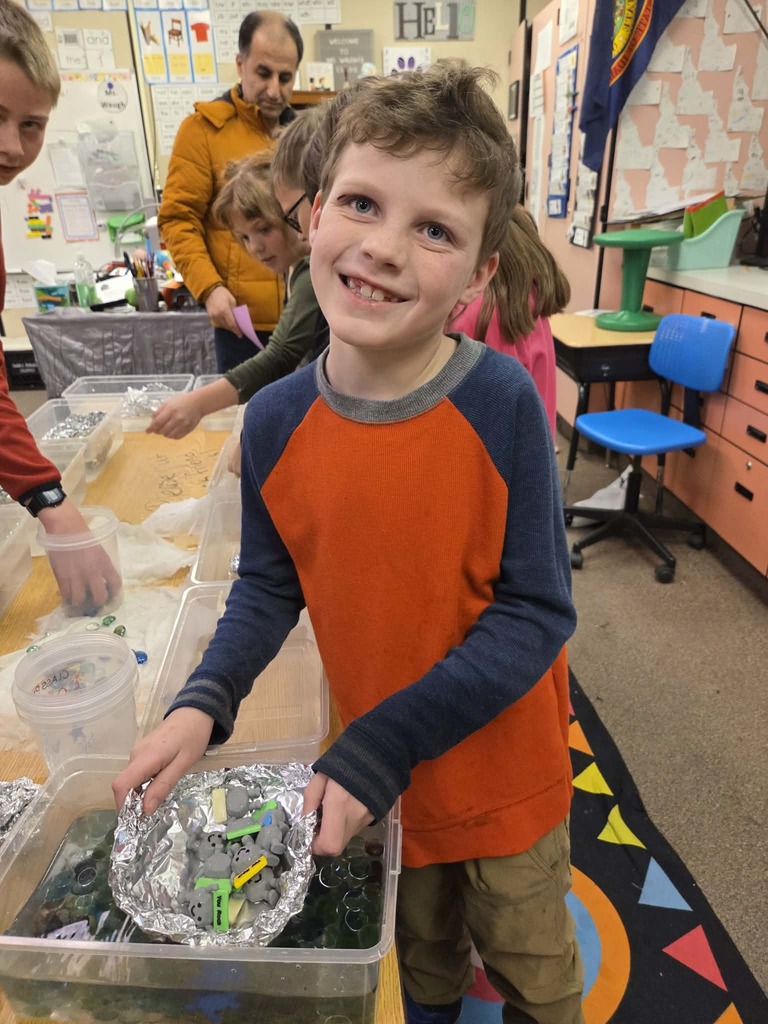 Families build ships out of foil