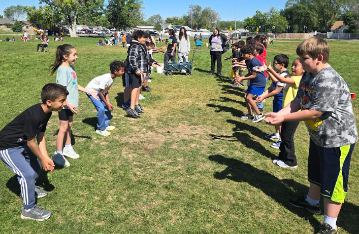 Water balloon toss!