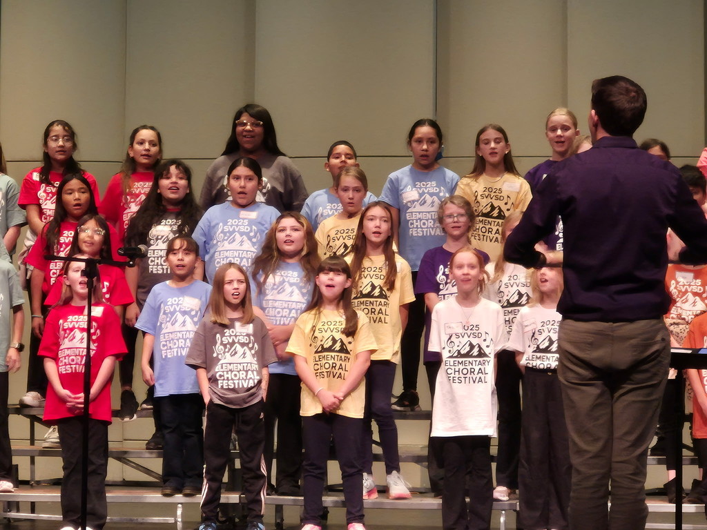 Students at choral fesitival