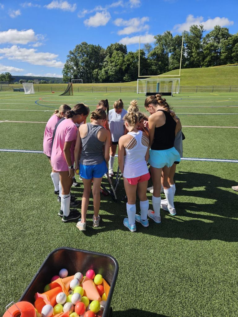 field hockey huddle