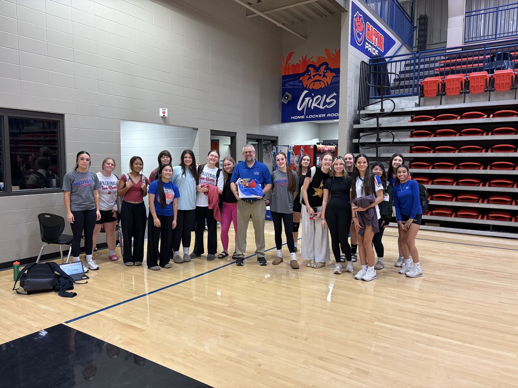 The Lady Gators Volleyball team would like to give a HUGE THANK YOU to Dr. Alvis for transporting our team and helping ensure the safety of our athletes to and from every away game this season! 🏐🐊