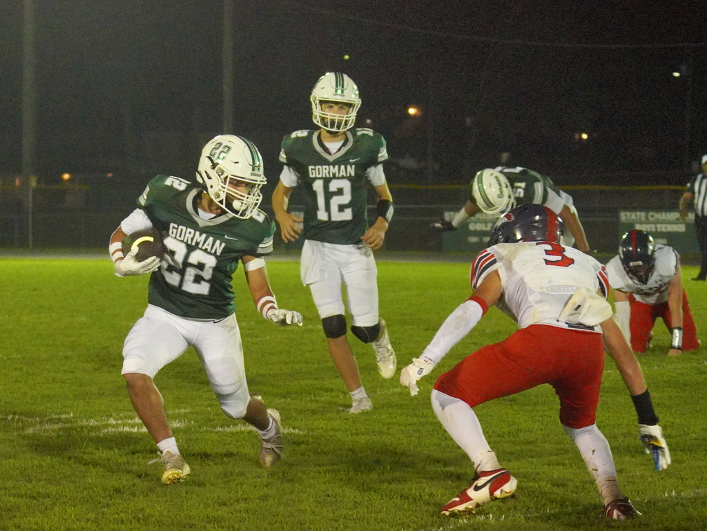 Running play in football.