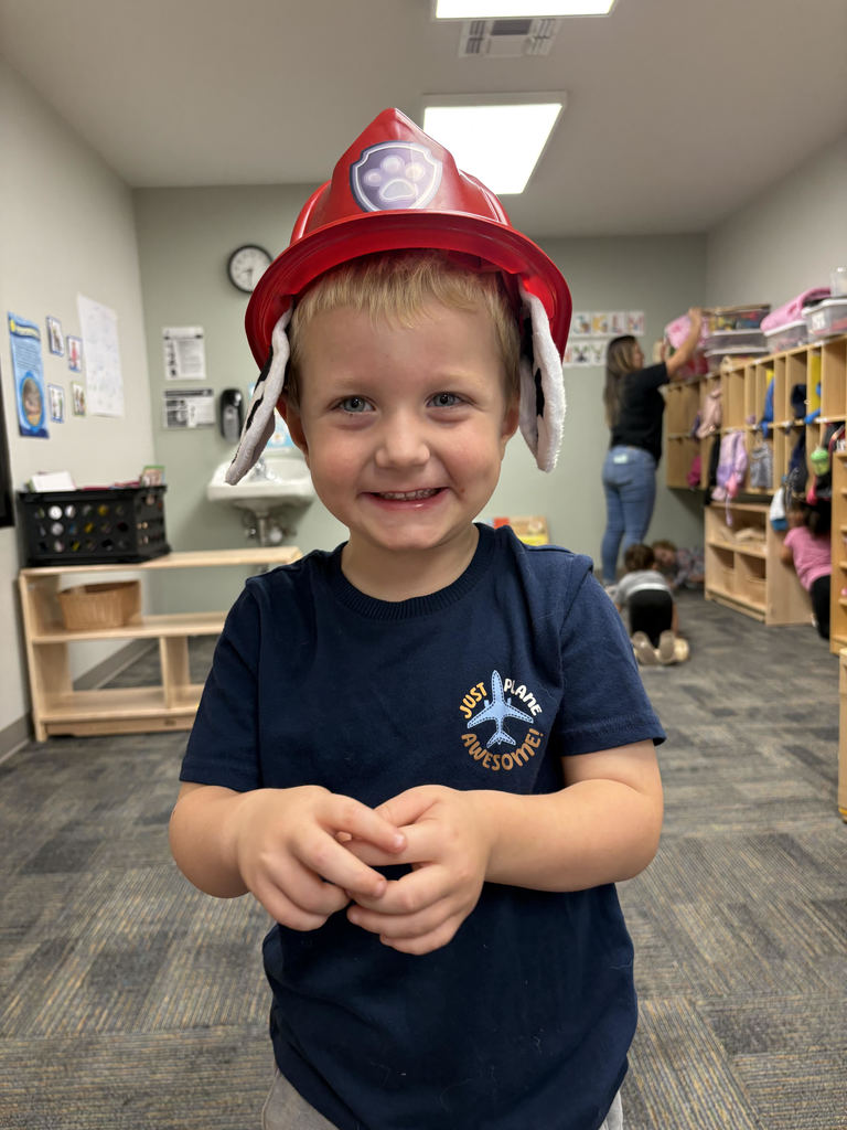 ¡Día del Sombrero en el ELC! Hat Day at the ELC!