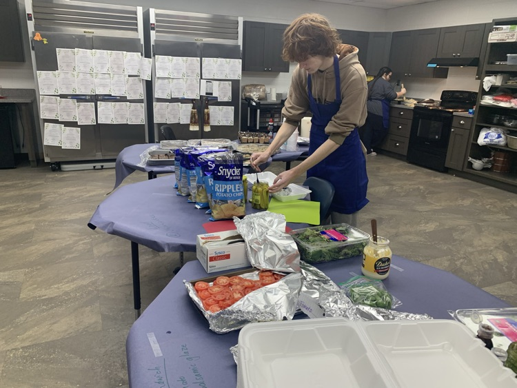 Haiden helping box food