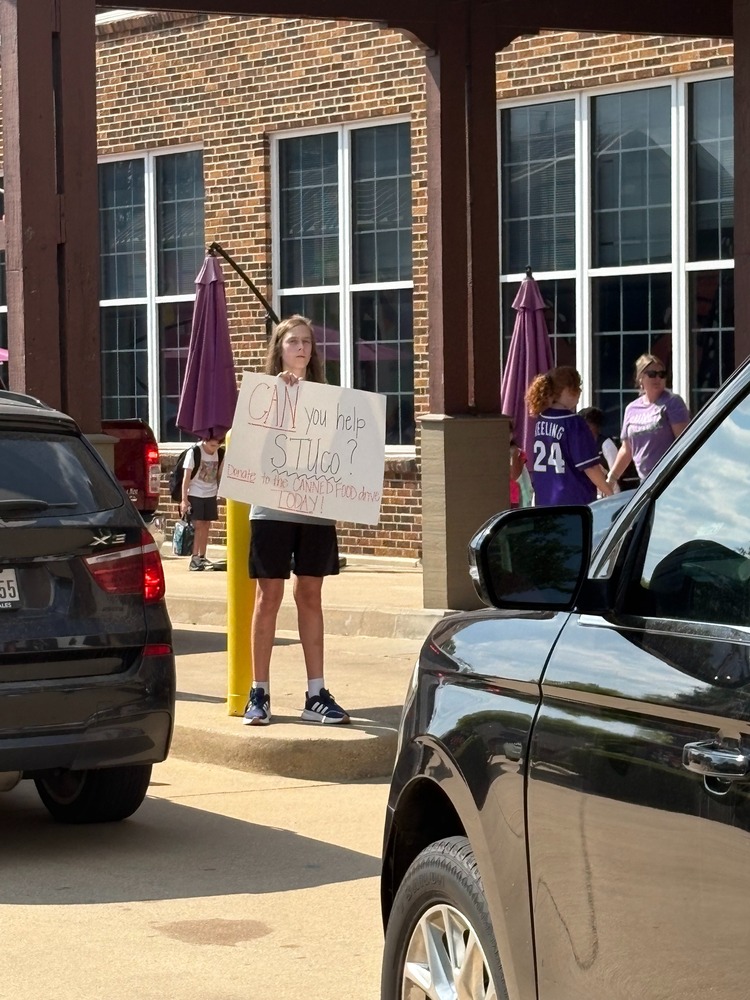 StuCo students start can food drive