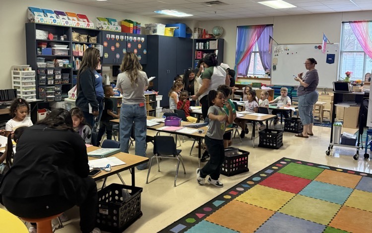 students and parents at data and donuts 