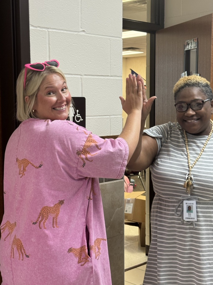 admin tapping out teachers 