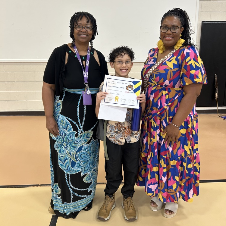 🌟 Congratulations to our Fourth Grade Student of the Month! 🌟 He shows up each day ready to learn, loves visiting museums, and enjoys helping organize in the classroom. At home, he takes great care of his mini pets too! 🐾💙