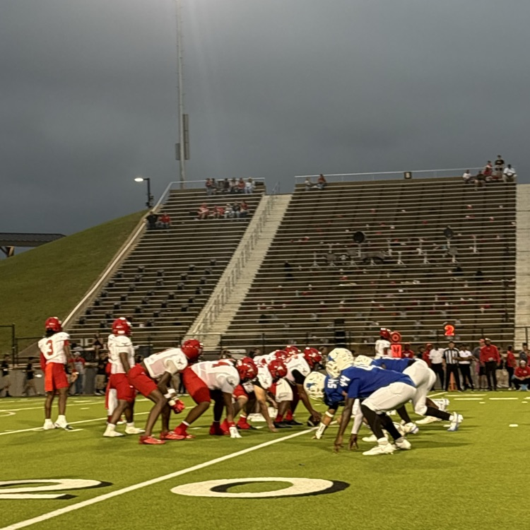 football players on field 