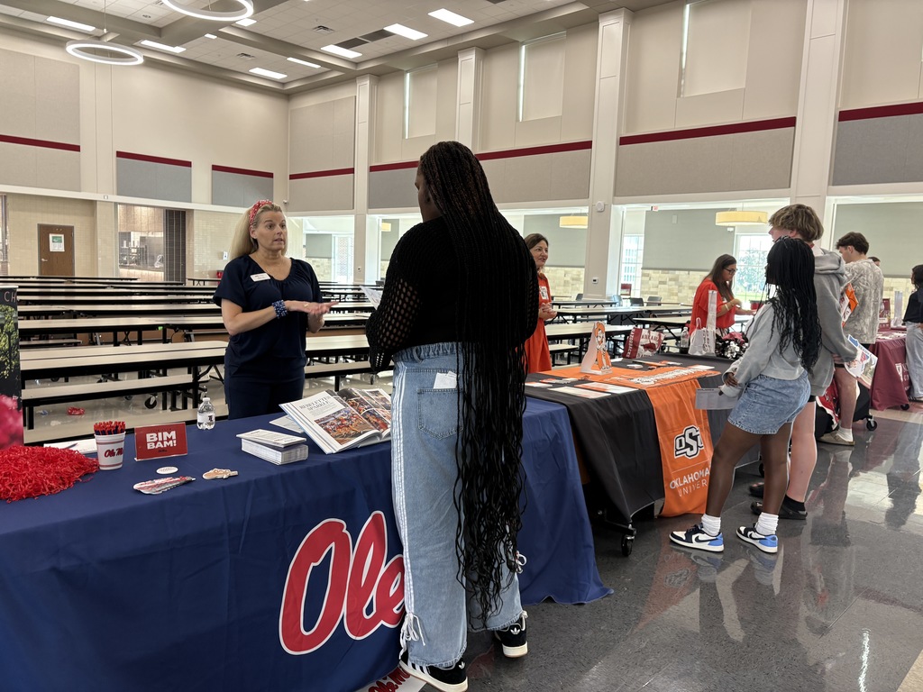 Tyler Legacy students at the college fair