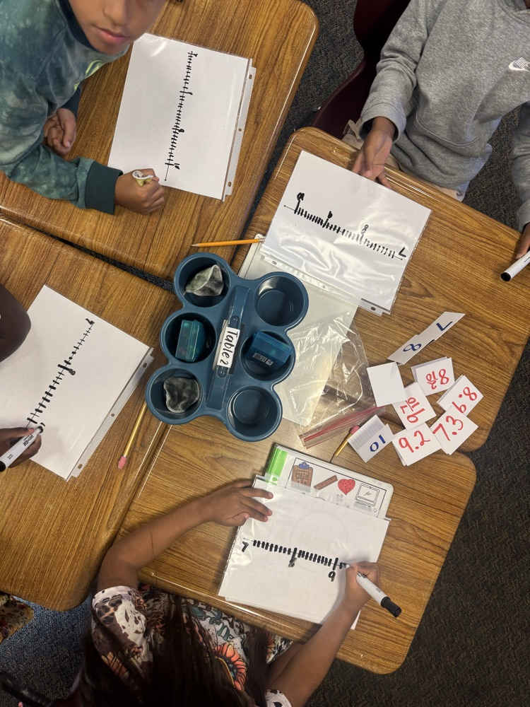 4th grade students working in math