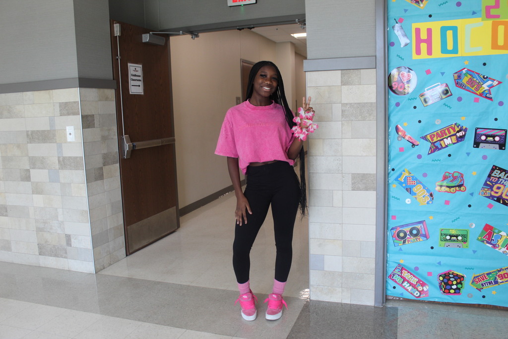 Tyler Legacy students and staff for Neon Day
