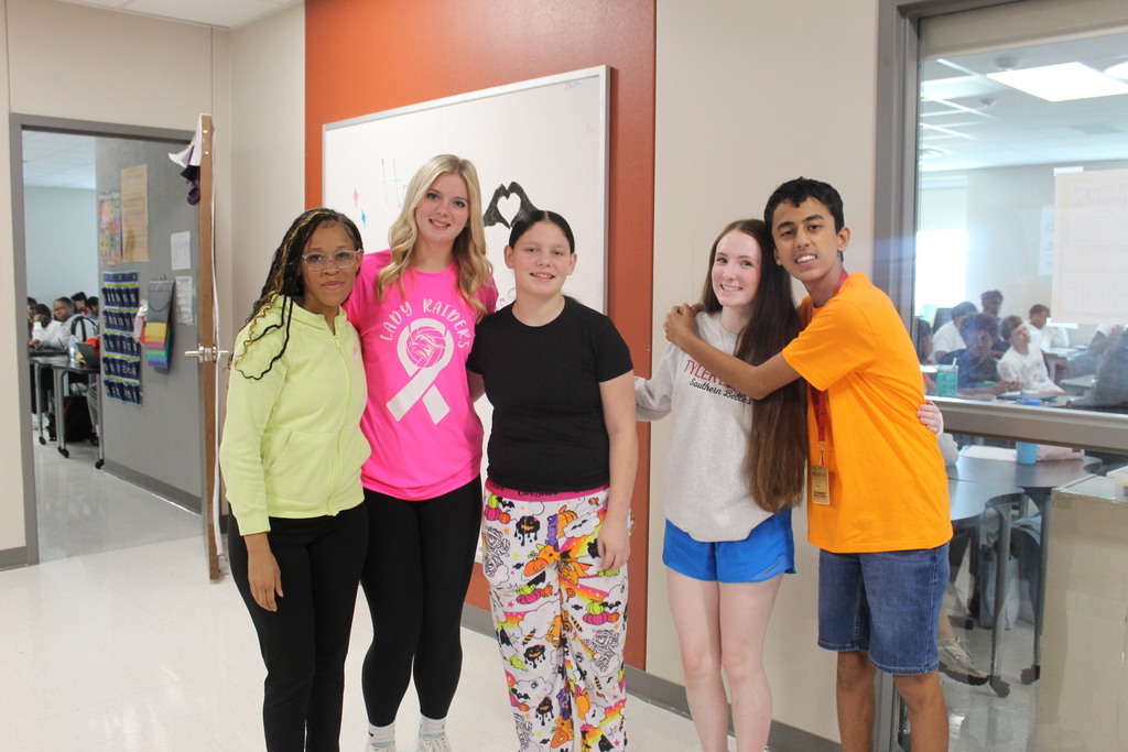 Tyler Legacy students and staff for Neon Day