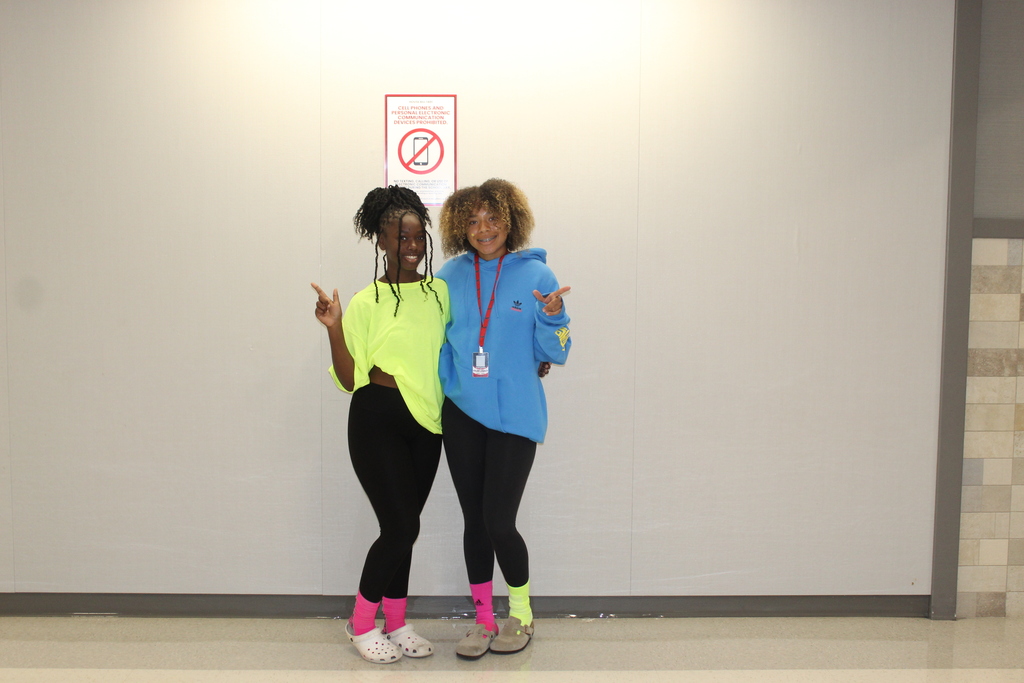 Tyler Legacy students and staff for Neon Day