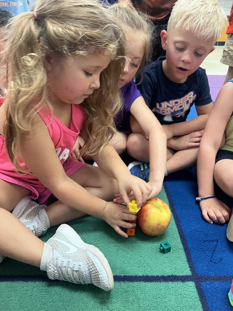 Matching colors with apples.