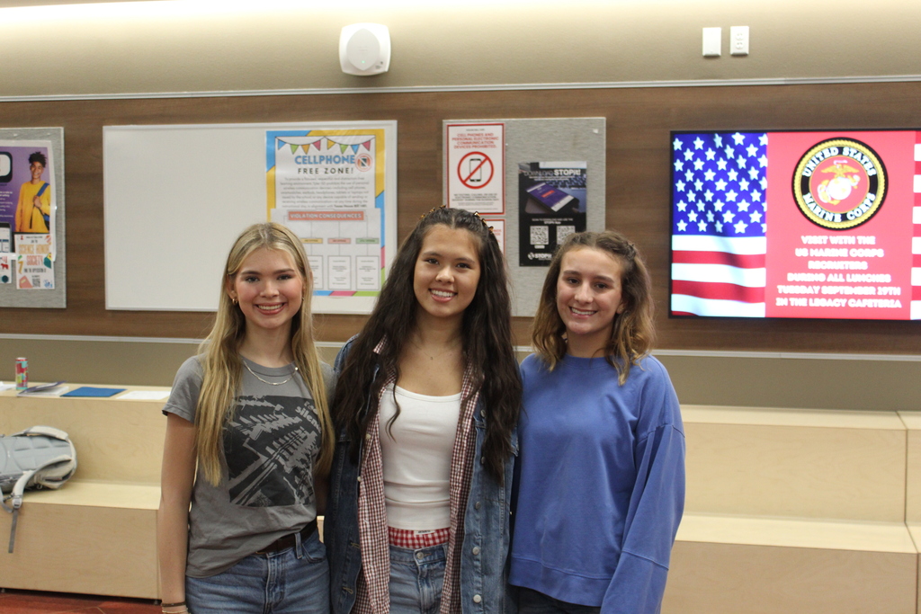 Tyler Legacy students and staff dressed up for Throwback Thursday HoCo spirit week