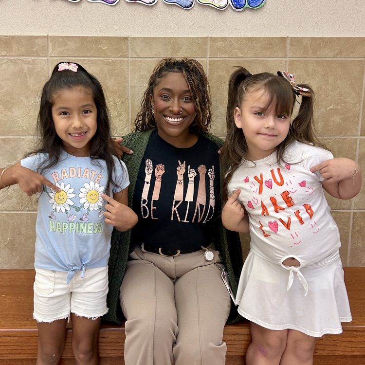✨ Today we wore our words! ✨ Our Jaguars showed off positive message T-shirts...spreading kindness, courage, and encouragement all around. 💙💛