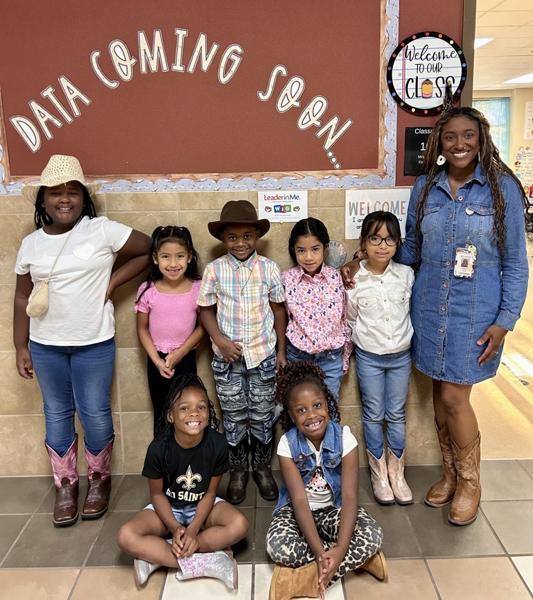 π€ π Boots on the Ground, Jaguars! ππ€ Our Jones Jaguars are showing off their western best for Hey Day! From hats to boots, our spirit is shining bright. Nothing better than a little western wear to kick off the celebration! ππ