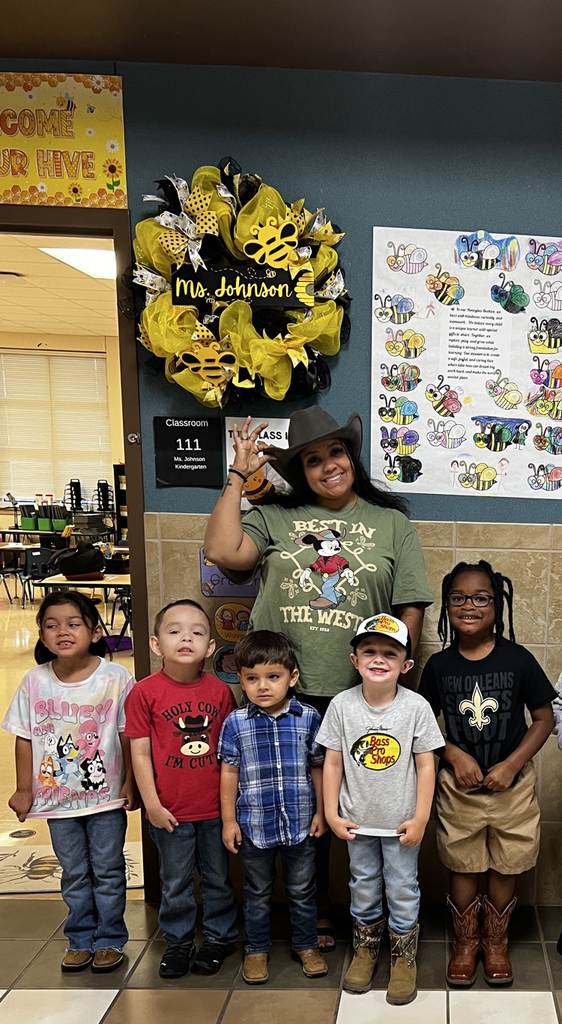 π€ π Boots on the Ground, Jaguars! ππ€ Our Jones Jaguars are showing off their western best for Hey Day! From hats to boots, our spirit is shining bright. Nothing better than a little western wear to kick off the celebration! ππ